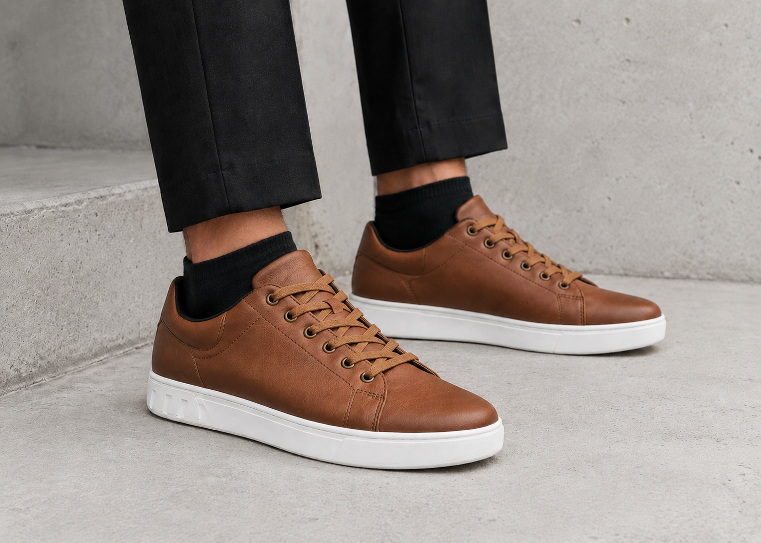 Avignon Low Top Lace-Up Sneakers